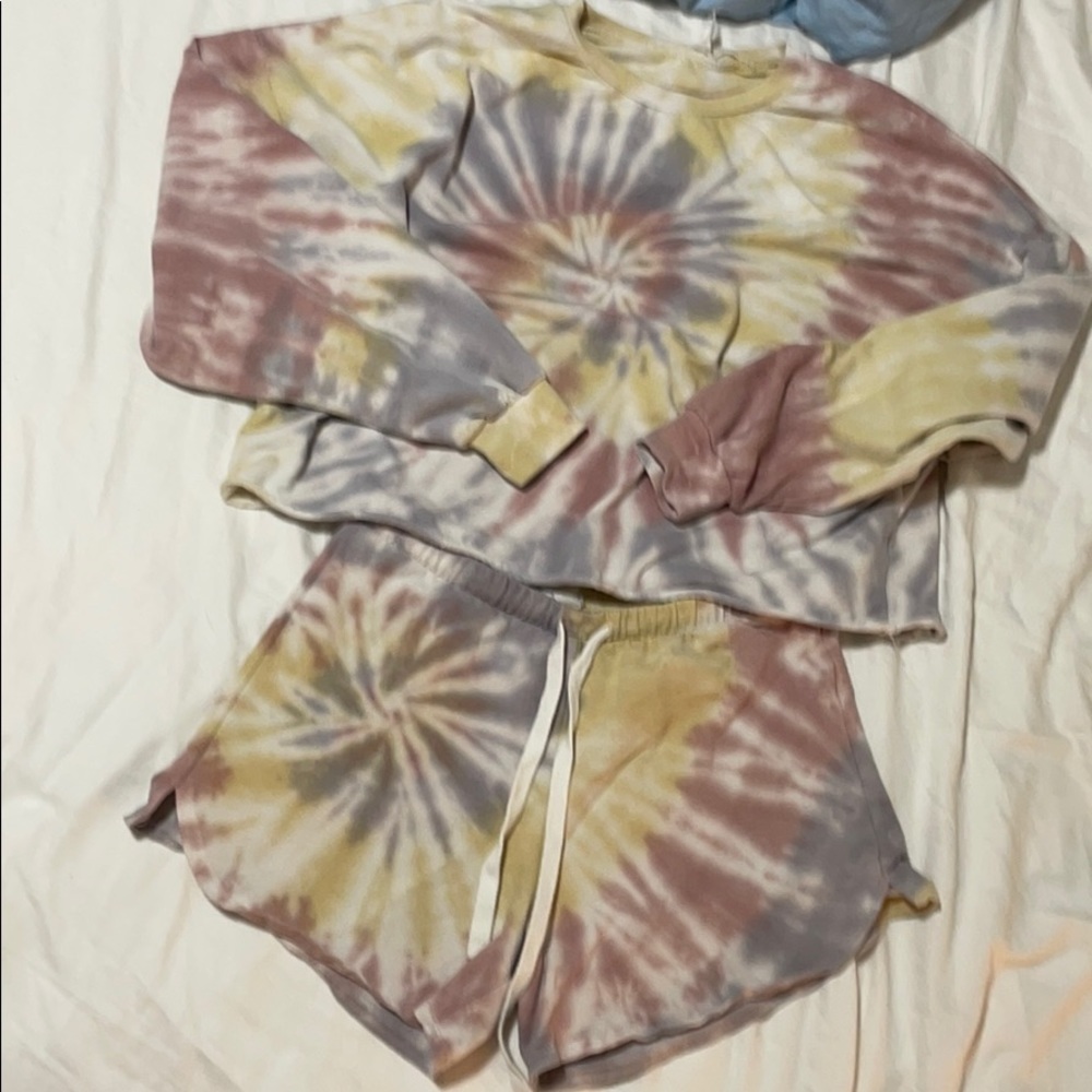Tie dye short and sweatshirt set